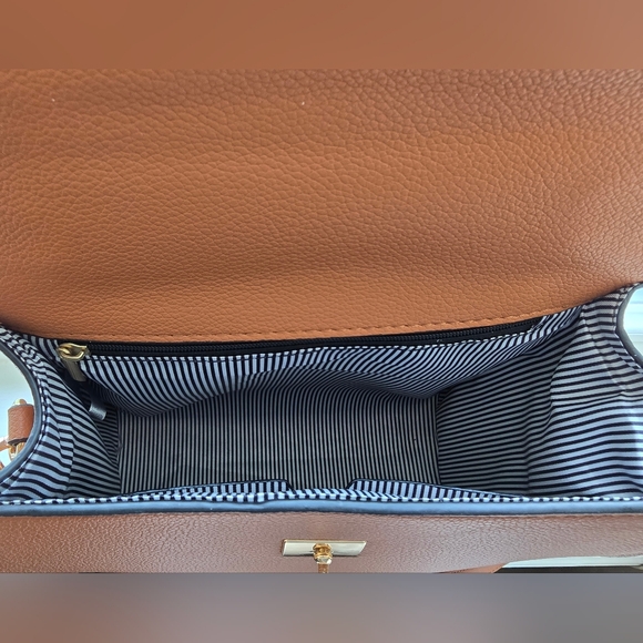 NWT EVVE Handbag - Picture 4 of 4